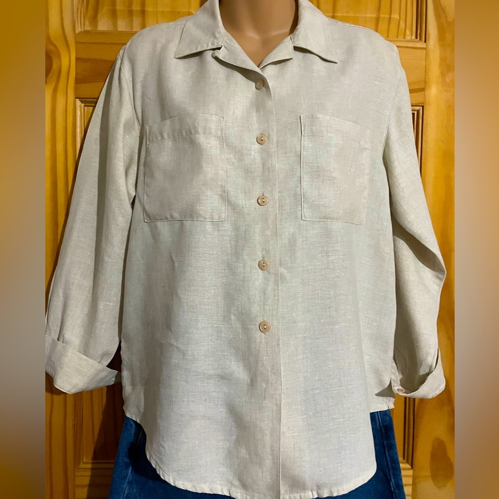 Talbots Women’s linen button down shirt size 8.